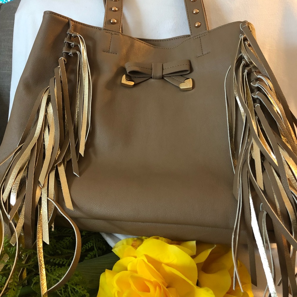 betsey johnson purse